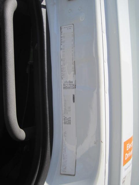 2015 Freightliner Cascadia Day Cab LNG - Cummins ISX12 G 400 HP, 10 Speed, Natural Gas Tractor - Image 14