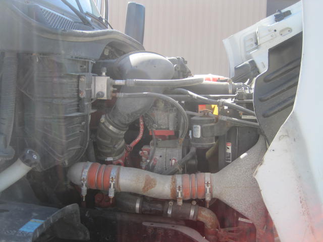 2015 Freightliner Cascadia Day Cab LNG - Cummins ISX12 G 400 HP, 10 Speed, Natural Gas Tractor - Image 17