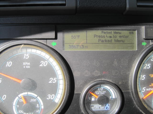2015 Freightliner Cascadia Day Cab LNG - Cummins ISX12 G 400 HP, 10 Speed, Natural Gas Tractor - Image 30
