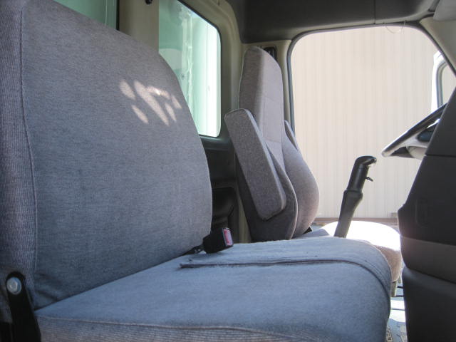 2015 Freightliner Cascadia Day Cab LNG - Cummins ISX12 G 400 HP, 10 Speed, Natural Gas Tractor - Image 35