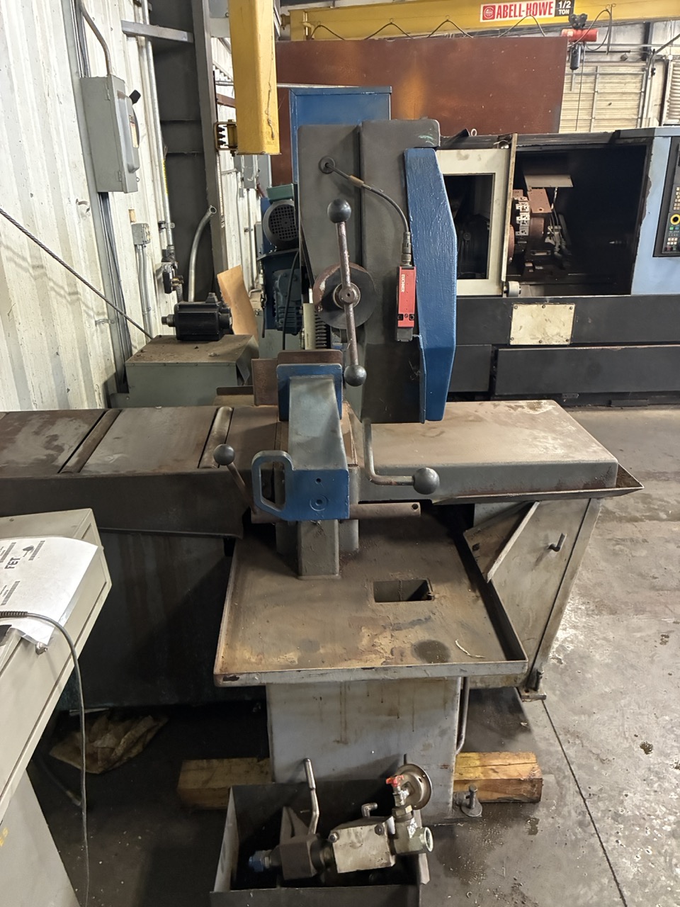 Hyd-Mech S-20 Series 2 Horizontal Band Saw and Ingersoll compressor - Image 3