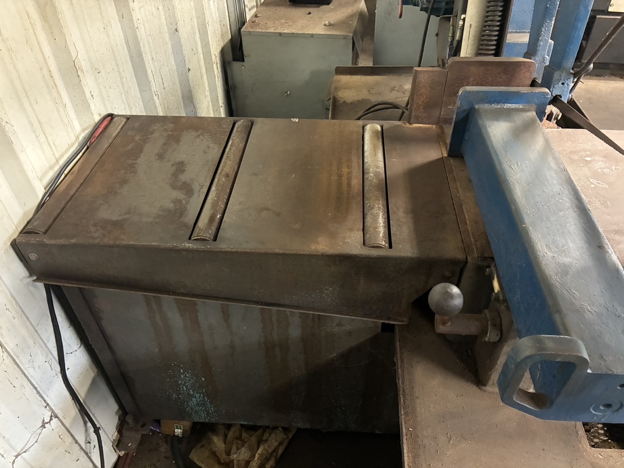 Hyd-Mech S-20 Series 2 Horizontal Band Saw and Ingersoll compressor - Image 5