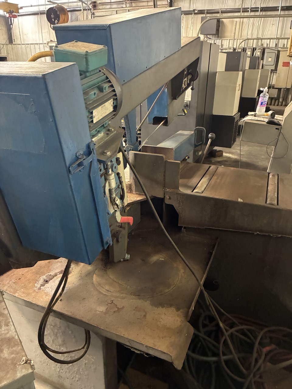 Hyd-Mech S-20 Series 2 Horizontal Band Saw and Ingersoll compressor - Image 9