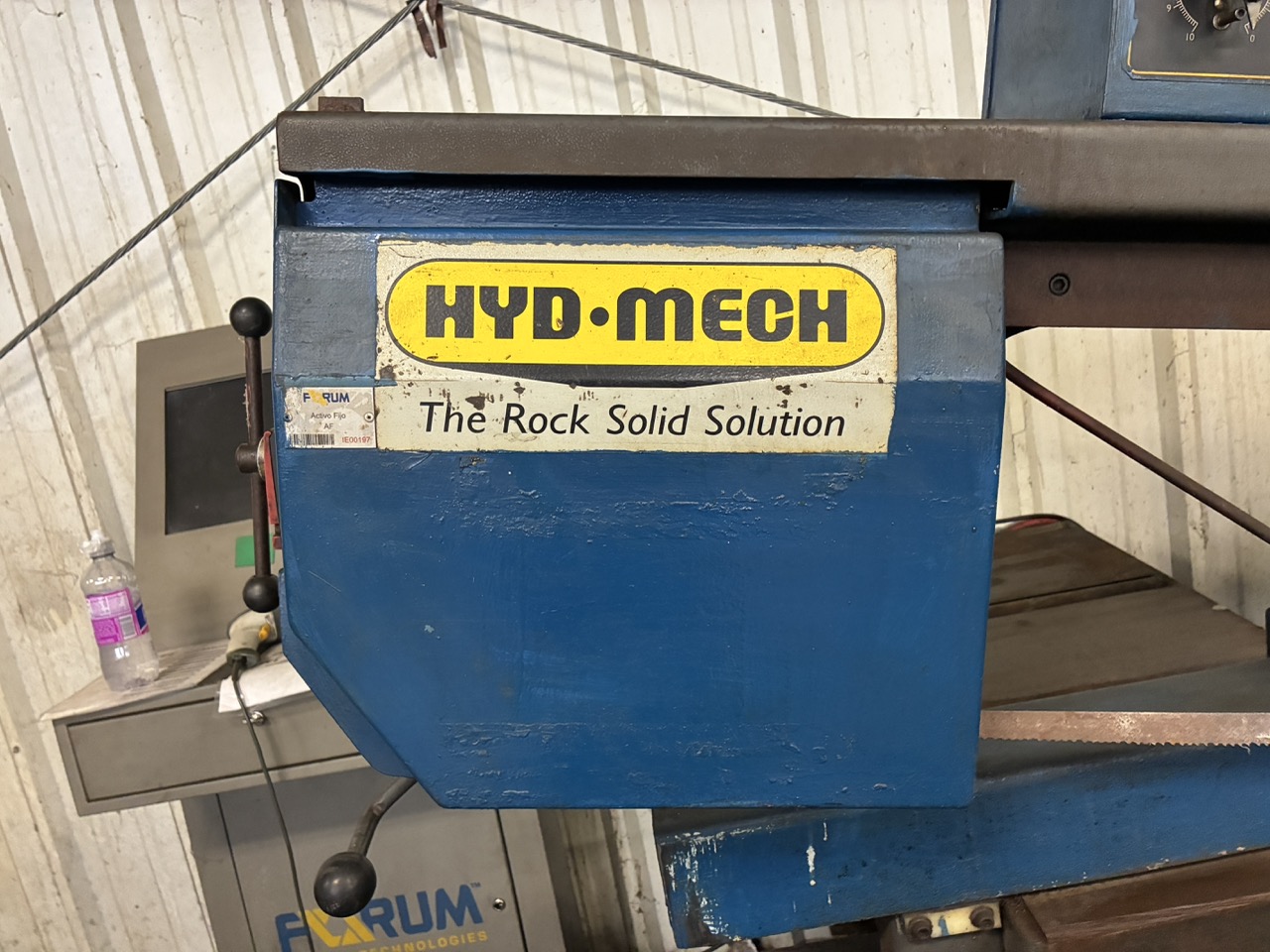 Hyd-Mech S-20 Series 2 Horizontal Band Saw and Ingersoll compressor - Image 15