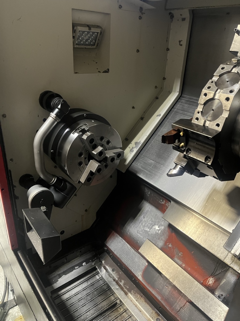 Samsung SL3000M CNC Lathe, 2016 - Live Tooling, Parts Catcher, Tailstock - Image 5