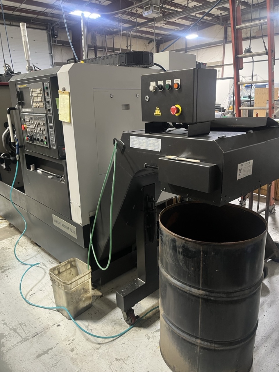 Samsung SL3000M CNC Lathe, 2016 - Live Tooling, Parts Catcher, Tailstock - Image 6