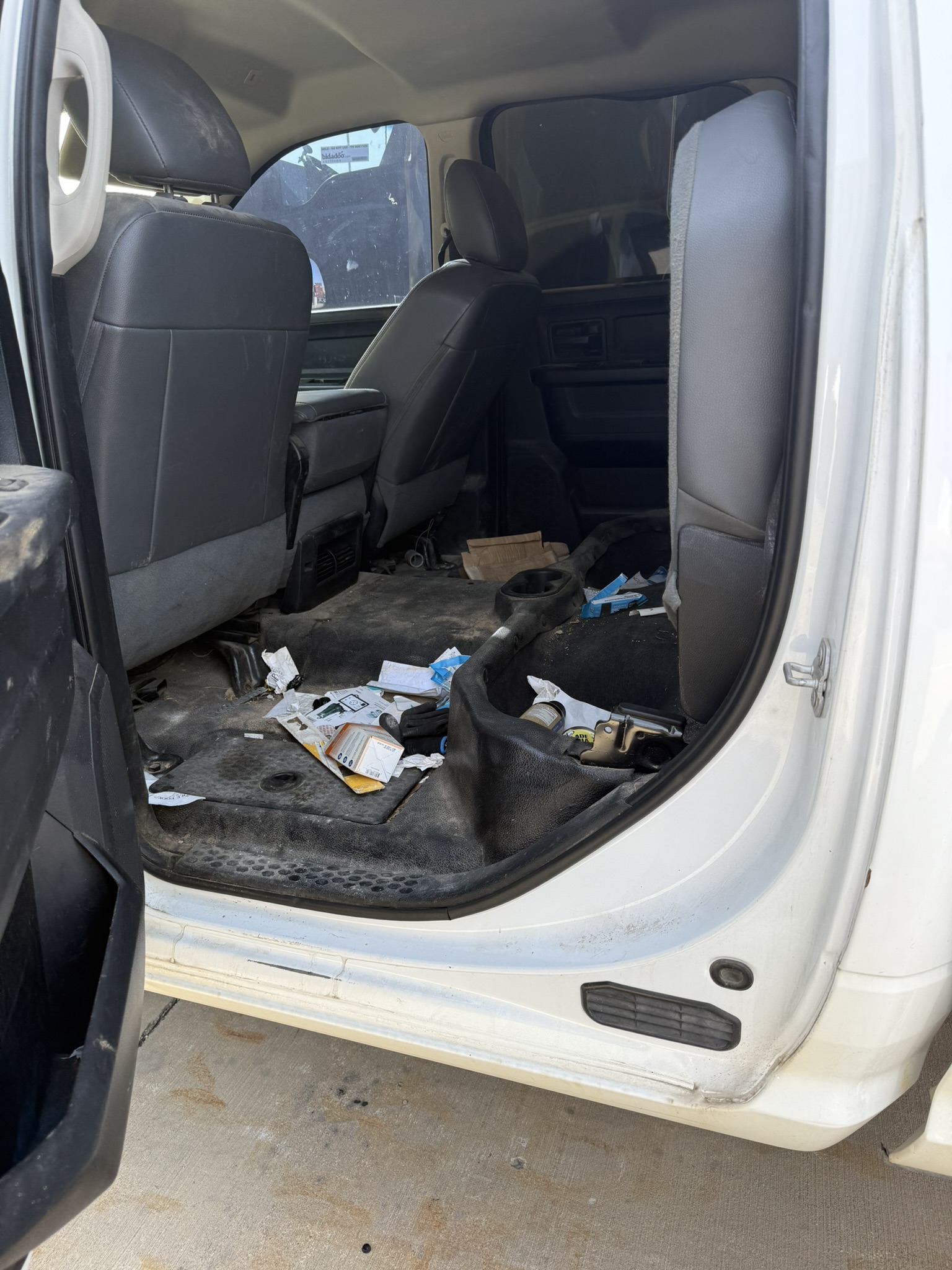 2017 Ram 3500 SRW Crew Cab Pickup – 4x4 Heavy Duty Truck, Cummins Diesel, Long Bed, Single Rear Wheel, Towing Package - Image 14