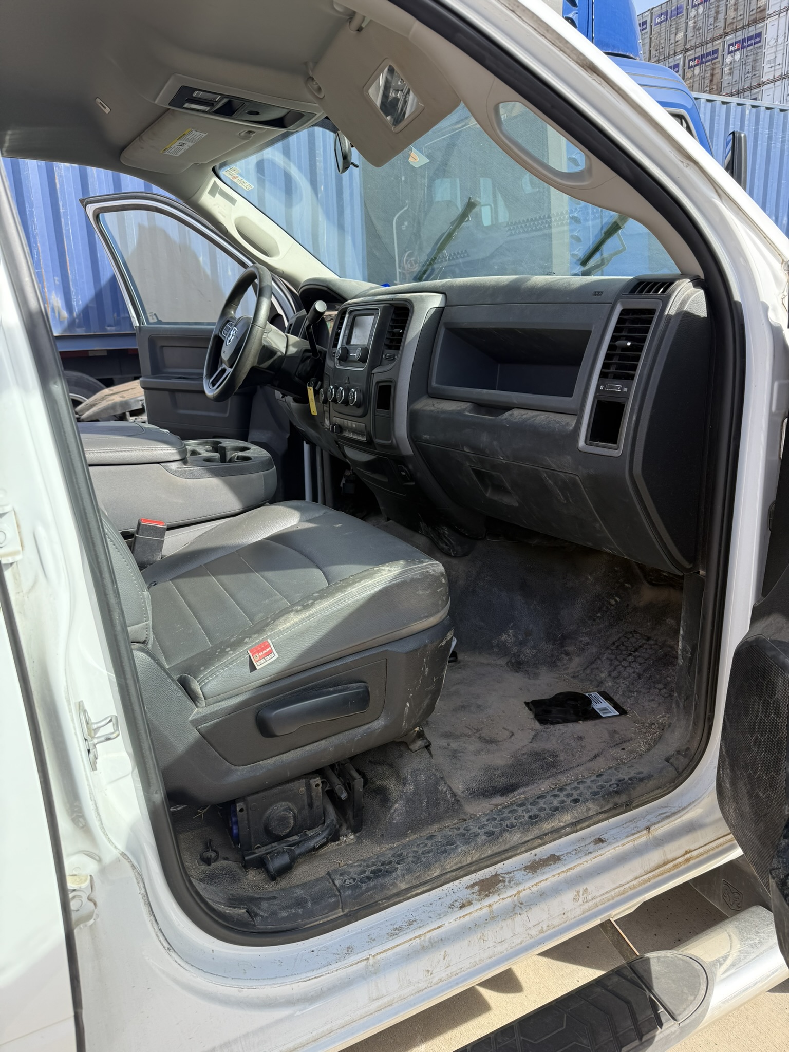 2018 Ram 2500 Crew Cab Utility Truck with Service Body – 4x4 Work Truck, Contractor Bed, Tool Compartments, Heavy-Duty Pickup - Image 19