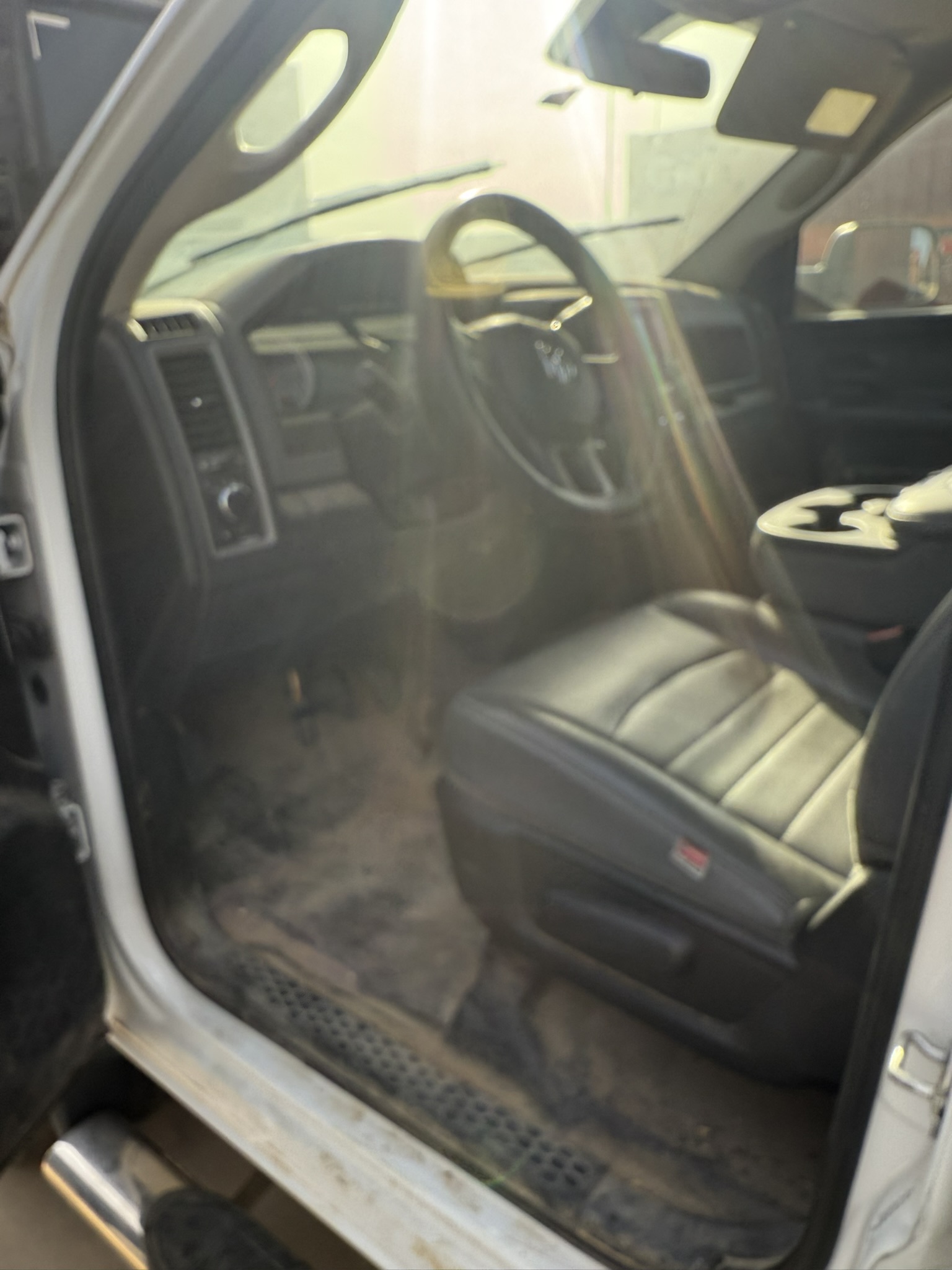 2018 Ram 2500 Crew Cab Utility Truck with Service Body – 4x4 Work Truck, Contractor Bed, Tool Compartments, Heavy-Duty Pickup - Image 21