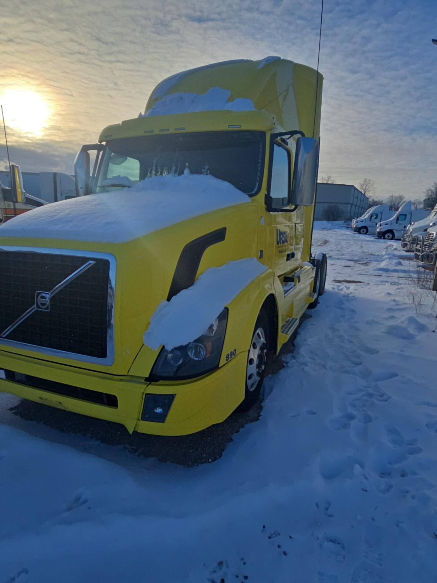 2016 Volvo VNL 760 Sleeper Semi Truck – Volvo D13 455HP, I-Shift 12-Speed Automatic, 77" High-Rise Sleeper, Tandem Axle Highway Tractor