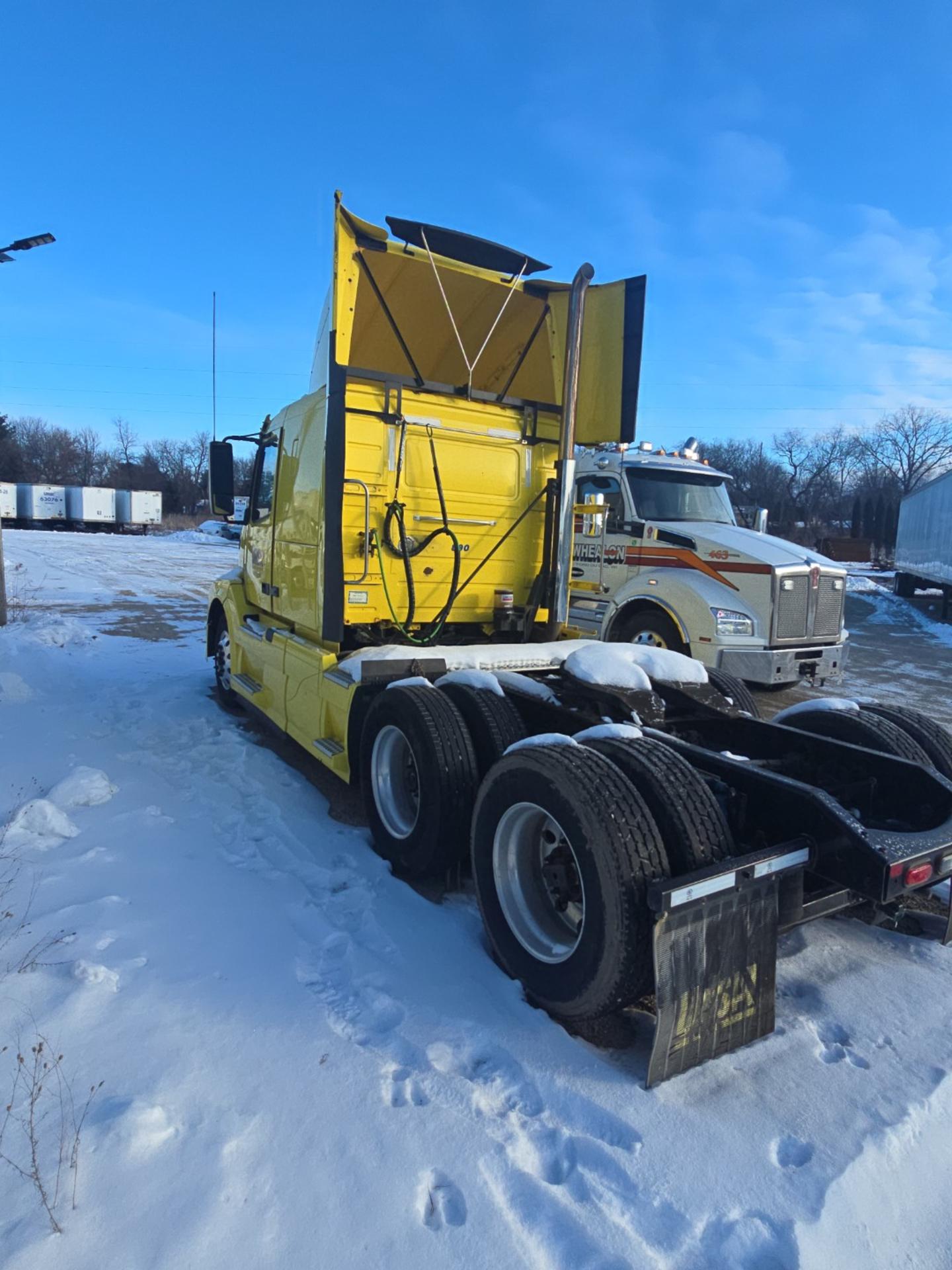 2016 Volvo VNL 760 Sleeper Semi Truck – Volvo D13 455HP, I-Shift 12-Speed Automatic, 77" High-Rise Sleeper, Tandem Axle Highway Tractor - Image 5