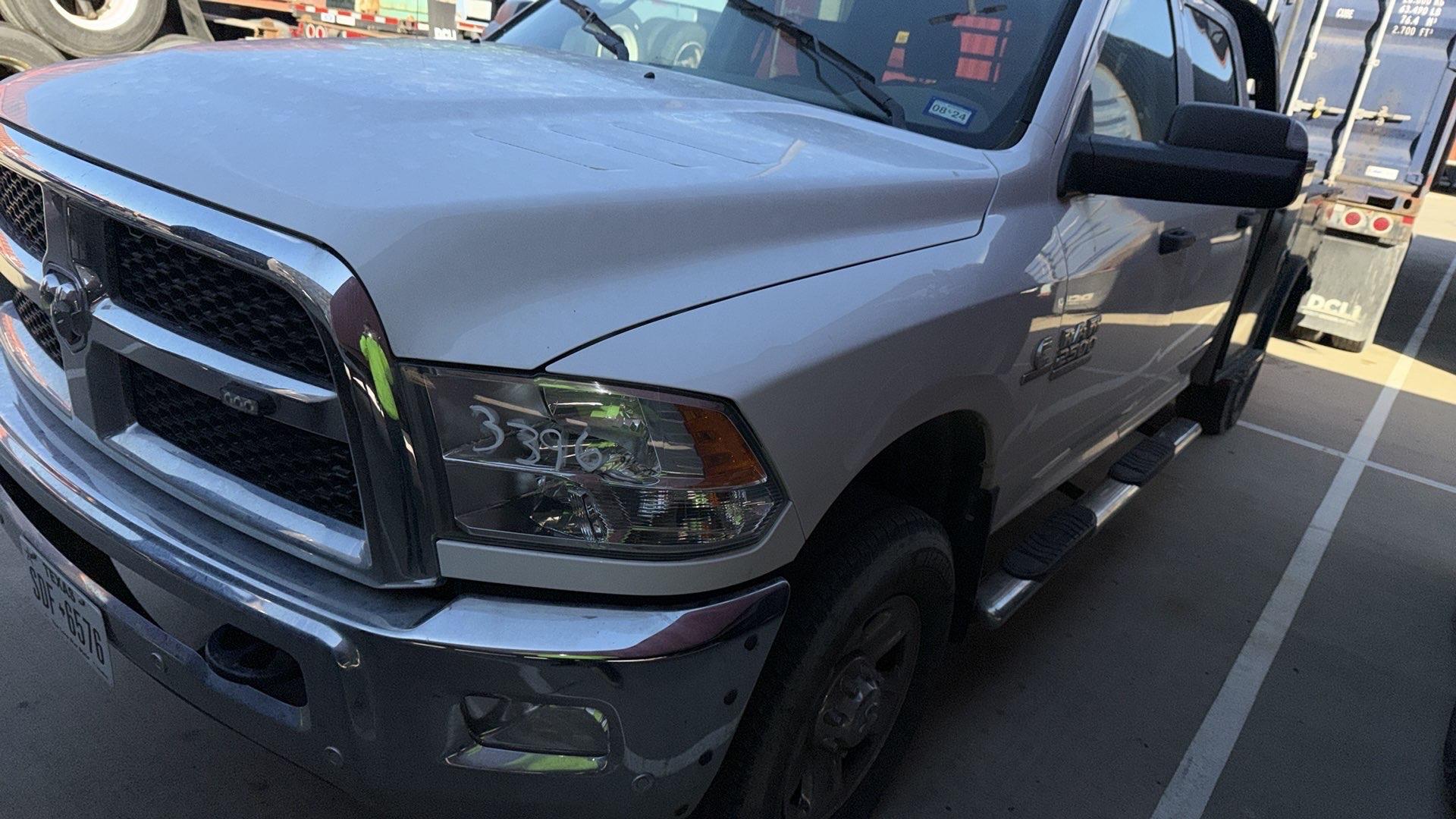 2018 Ram 2500 Crew Cab Utility Truck with Service Body – 4x4 Work Truck, Contractor Bed, Tool Compartments, Heavy-Duty Pickup - Image 12