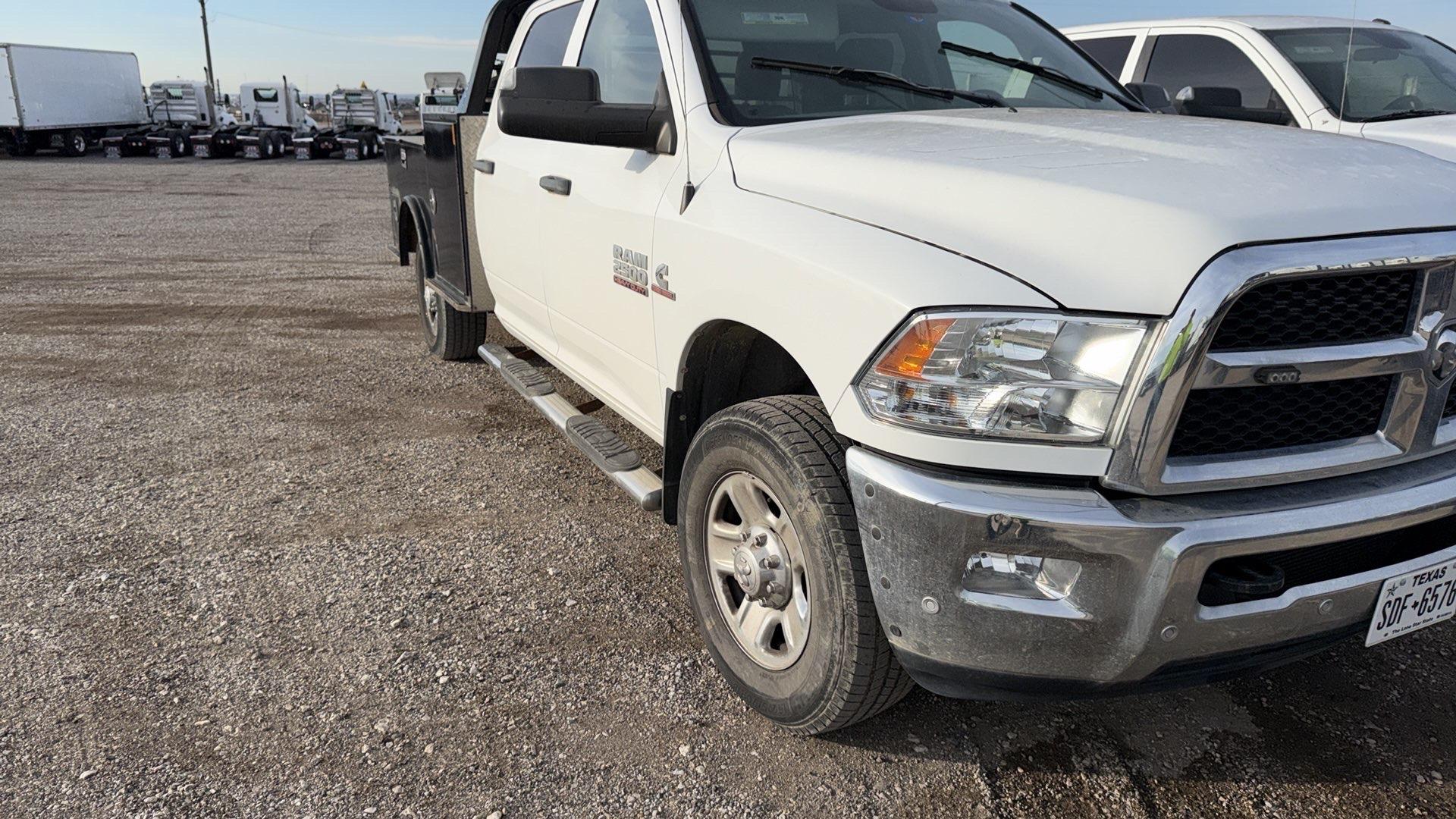 2018 Ram 2500 Crew Cab Utility Truck with Service Body – 4x4 Work Truck, Contractor Bed, Tool Compartments, Heavy-Duty Pickup - Image 3