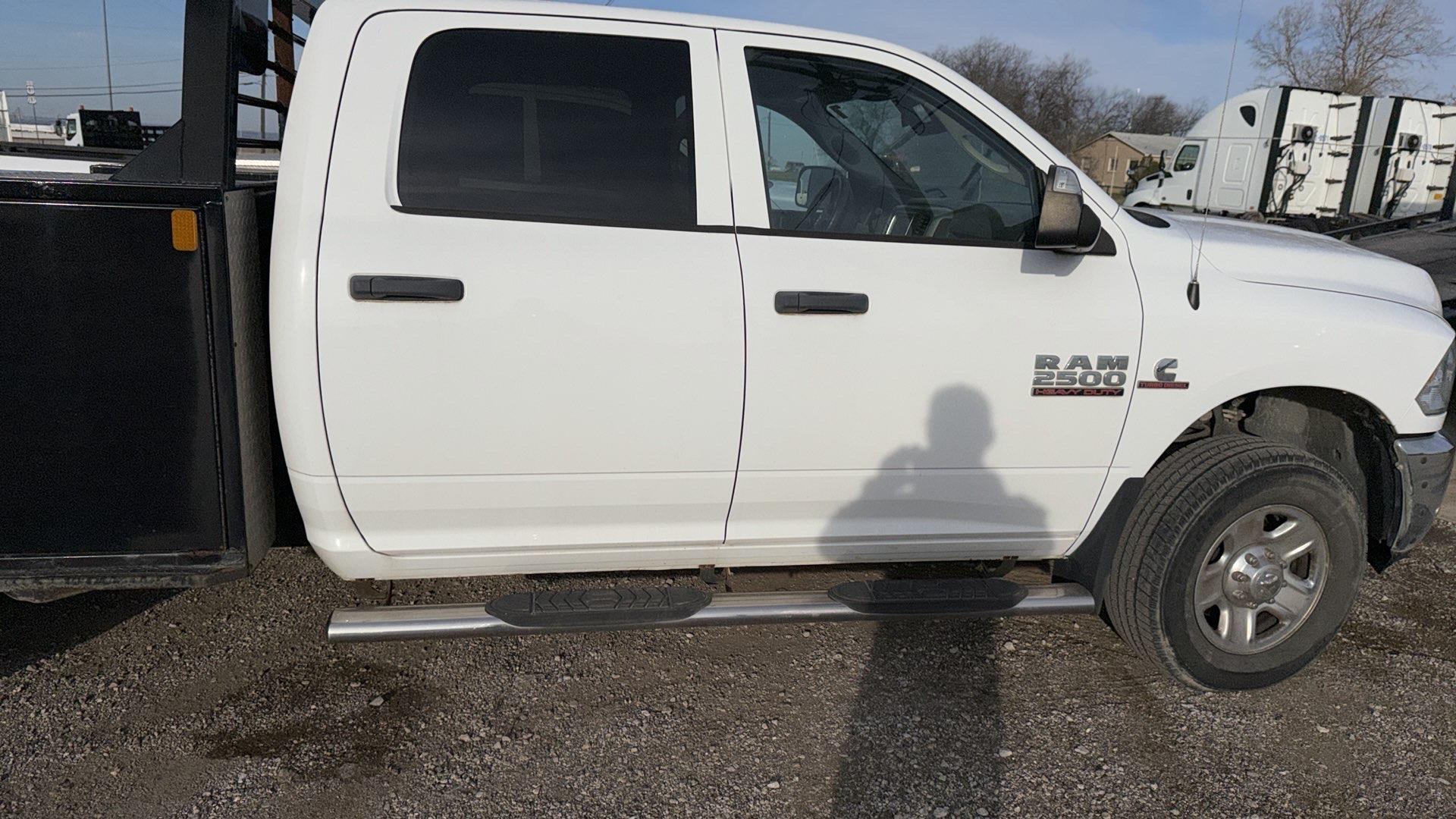 2018 Ram 2500 Crew Cab Utility Truck with Service Body – 4x4 Work Truck, Contractor Bed, Tool Compartments, Heavy-Duty Pickup - Image 4