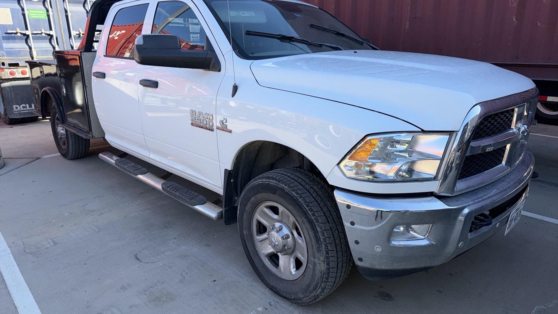2018 Ram 2500 Crew Cab Utility Truck with Service Body – 4x4 Work Truck, Contractor Bed, Tool Compartments, Heavy-Duty Pickup - Image 10