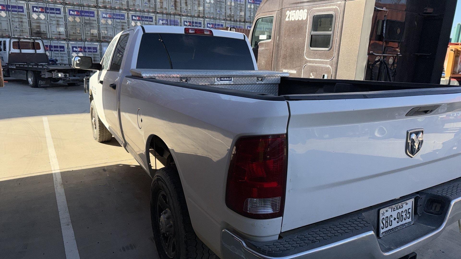 2017 Ram 3500 SRW Crew Cab Pickup – 4x4 Heavy Duty Truck, Cummins Diesel, Long Bed, Single Rear Wheel, Towing Package - Image 10