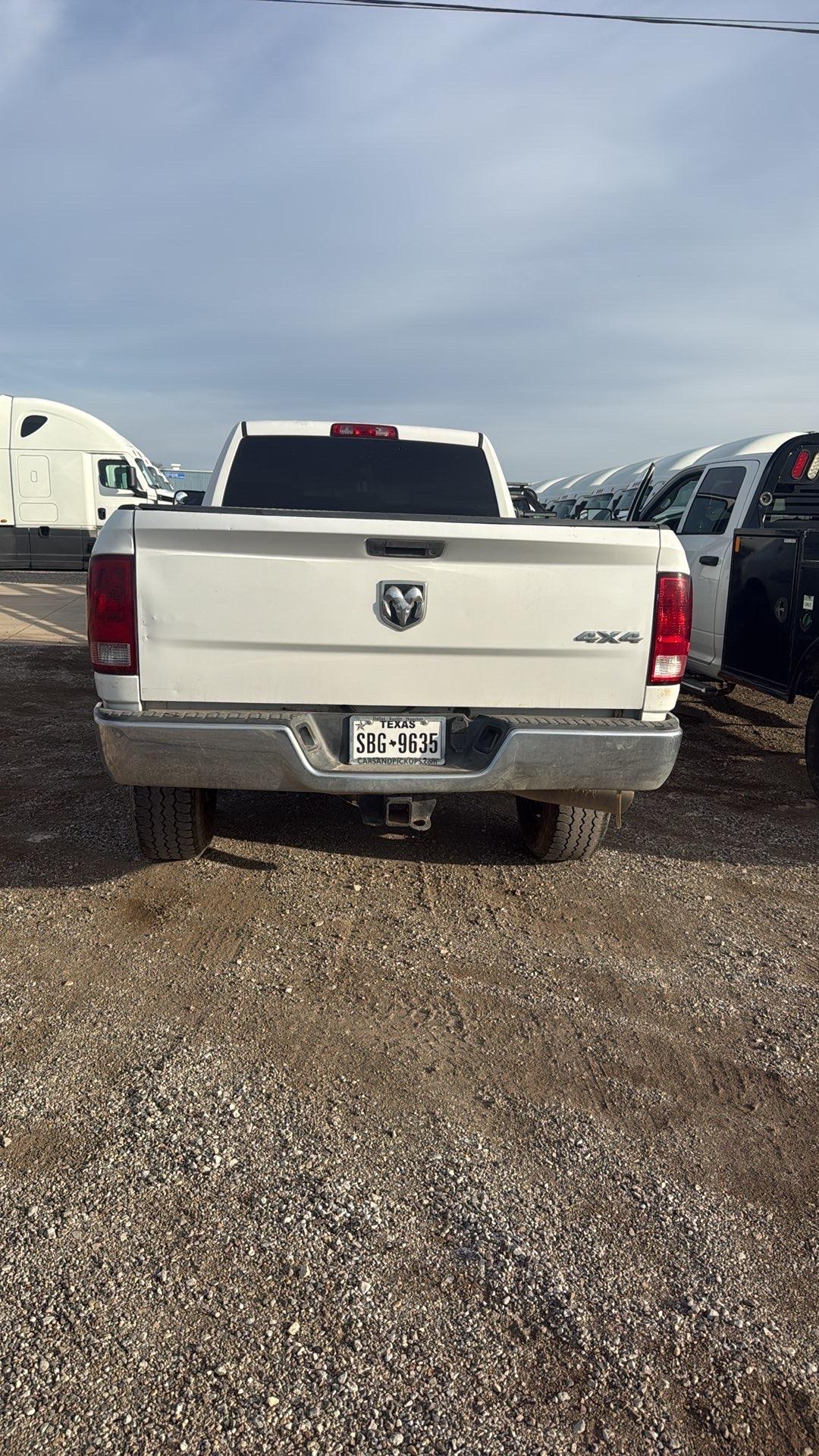 2017 Ram 3500 SRW Crew Cab Pickup – 4x4 Heavy Duty Truck, Cummins Diesel, Long Bed, Single Rear Wheel, Towing Package - Image 3
