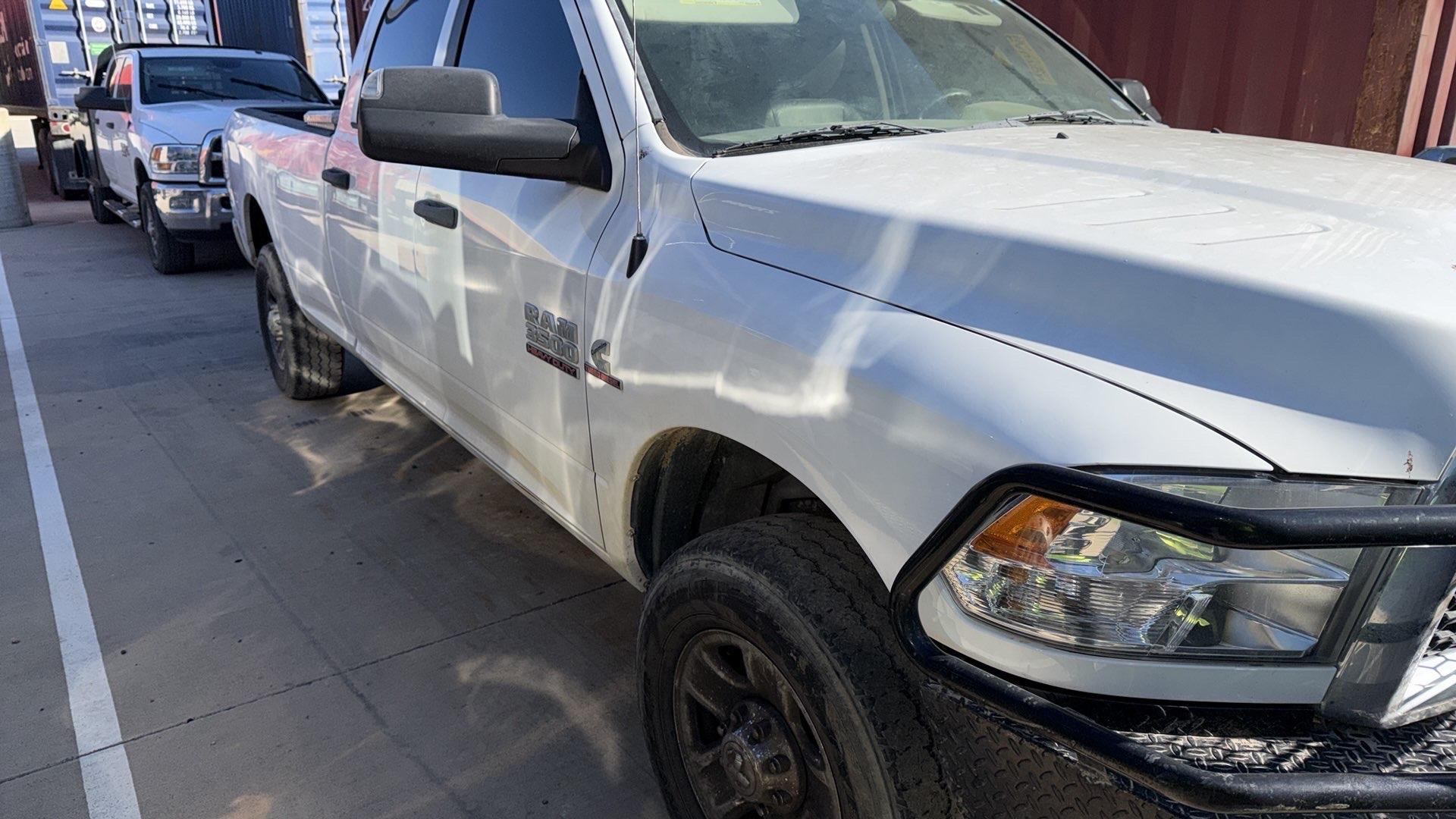 2017 Ram 3500 SRW Crew Cab Pickup – 4x4 Heavy Duty Truck, Cummins Diesel, Long Bed, Single Rear Wheel, Towing Package - Image 7