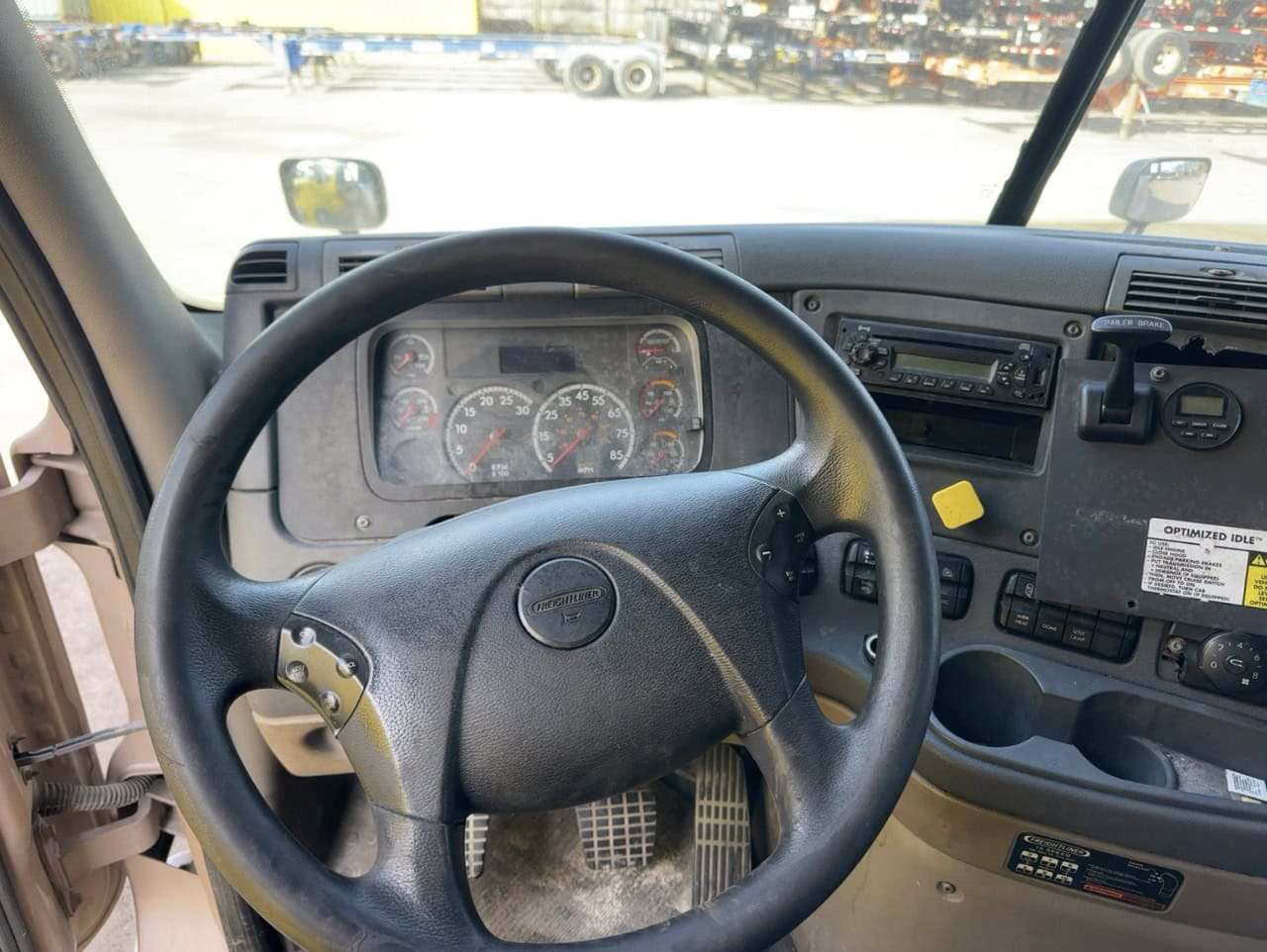 2015 Freightliner Cascadia Sleeper – Detroit DD15 455HP – Eaton 10 Speed – Tandem Axle Highway Tractor - Image 31