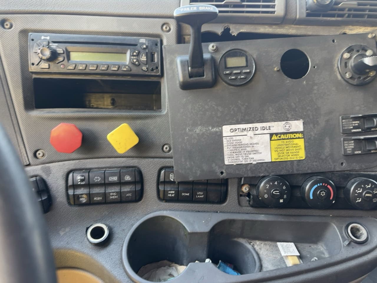 2015 Freightliner Cascadia Sleeper – Detroit DD15 455HP – Eaton 10 Speed – Tandem Axle Highway Tractor - Image 33