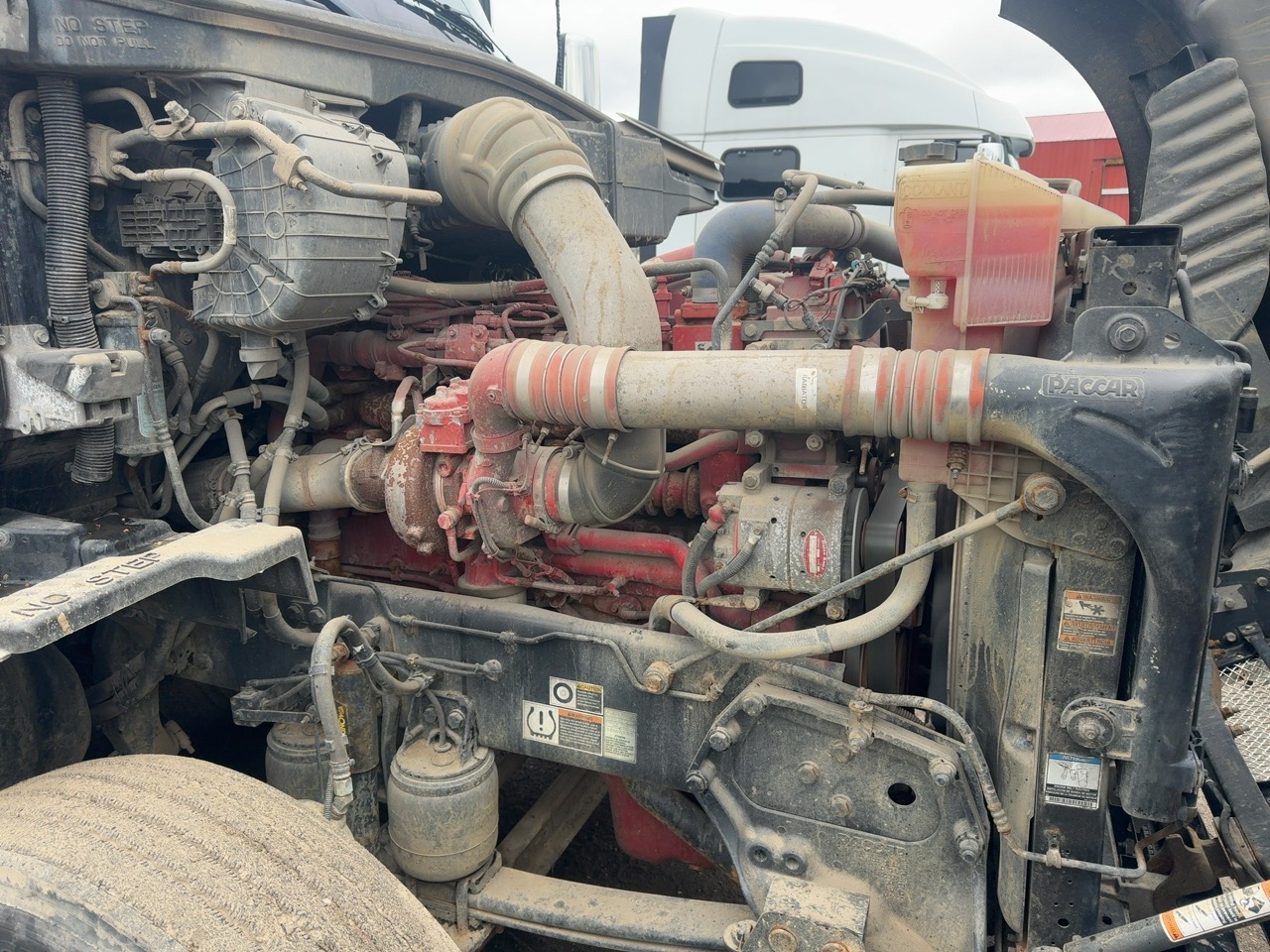 2020 Kenworth T680 76" Sleeper – PACCAR MX-13 455HP – Eaton 12-Speed Auto – Double Bunk - Image 7
