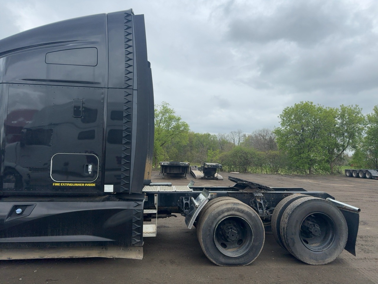 2020 Kenworth T680 76" Sleeper – PACCAR MX-13 455HP – Eaton 12-Speed Auto – Double Bunk - Image 18