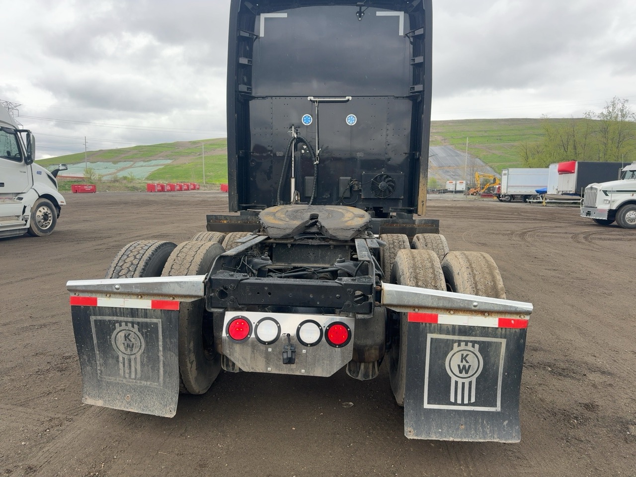 2020 Kenworth T680 76" Sleeper – PACCAR MX-13 455HP – Eaton 12-Speed Auto – Double Bunk - Image 44