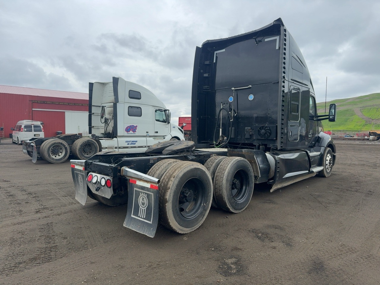 2020 Kenworth T680 76" Sleeper – PACCAR MX-13 455HP – Eaton 12-Speed Auto – Double Bunk - Image 47