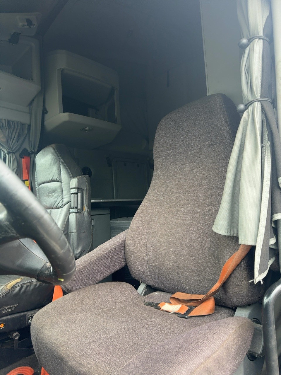 2020 Kenworth T680 76" Sleeper – PACCAR MX-13 455HP – Eaton 12-Speed Auto – Double Bunk - Image 24