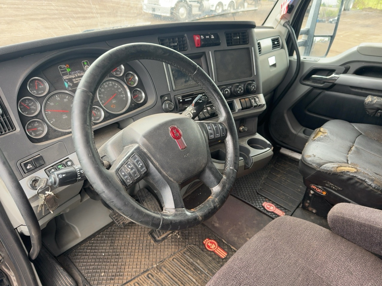 2020 Kenworth T680 76" Sleeper – PACCAR MX-13 455HP – Eaton 12-Speed Auto – Double Bunk - Image 31