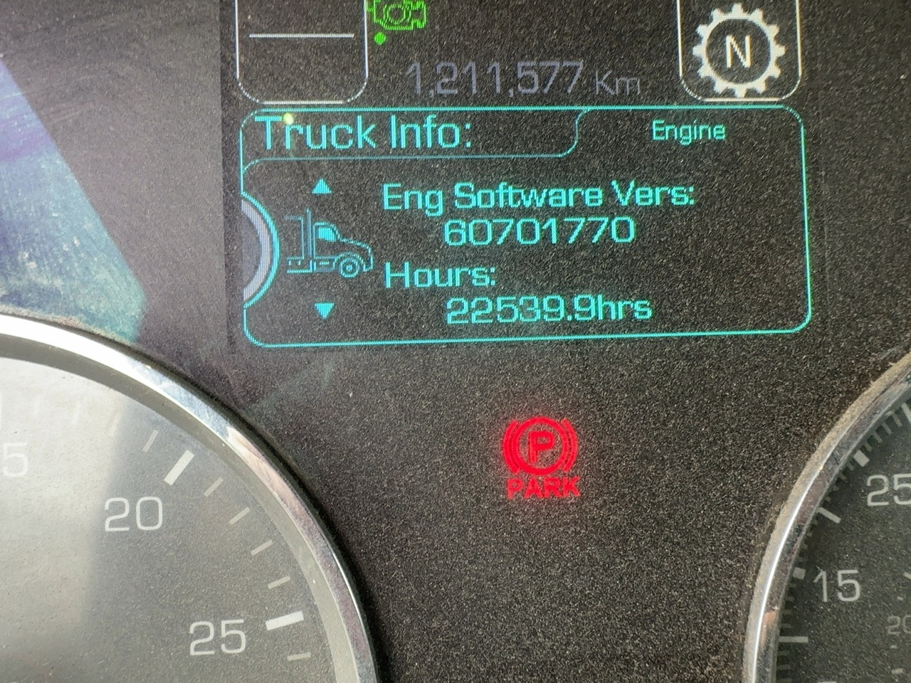 2020 Kenworth T680 76" Sleeper – PACCAR MX-13 455HP – Eaton 12-Speed Auto – Double Bunk - Image 33