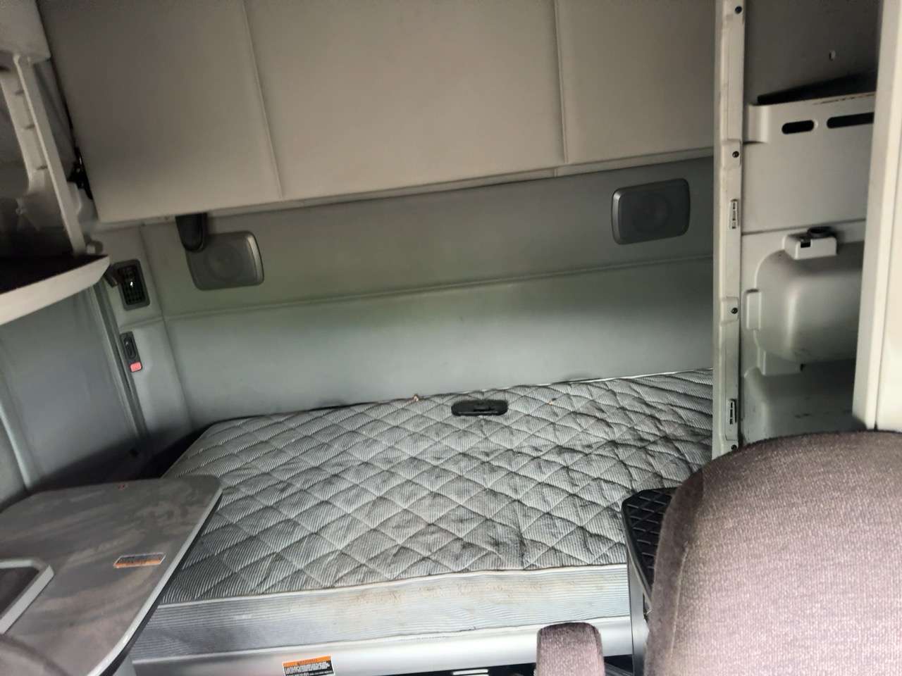 2020 Kenworth T680 76" Sleeper – PACCAR MX-13 455HP – Eaton 12-Speed Auto – Double Bunk - Image 40