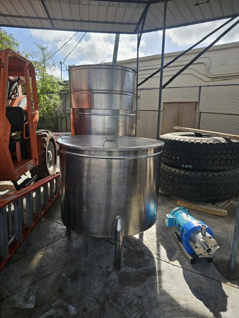 Tanks USA 220 Gallon SS304 Single Shell Stainless Steel Blend Tanks, 2024 - Sanitary Mixing Tanks - Single Wall Process Tanks (2)