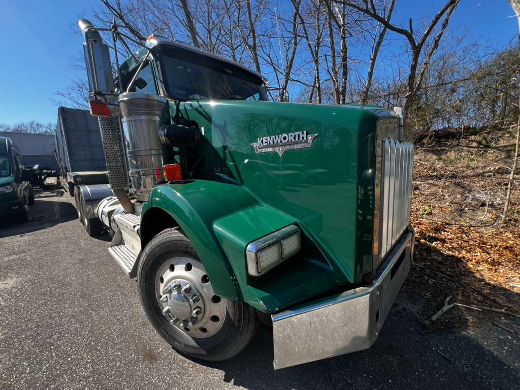 Kenworth T800 Dump Truck, 2011 - Heavy-Duty Tandem Axle
