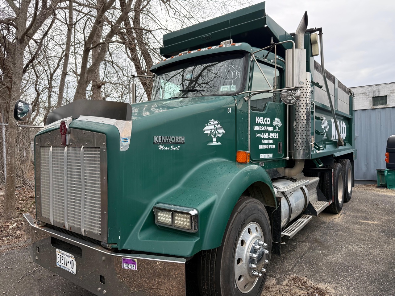 Kenworth T800 Dump Truck, 2007 - CAT C15, 8LL Manual, Tri-Axle, 16' Steel Bed, Pre-Emission