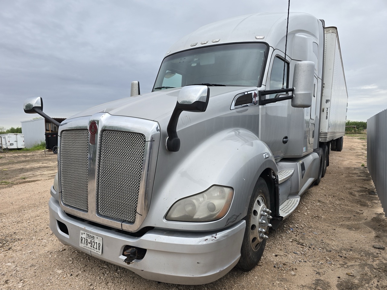 Kenworth T680 Sleeper Truck, 2020 - 632,860 Miles - PACCAR Power - Aero Highway Tractor