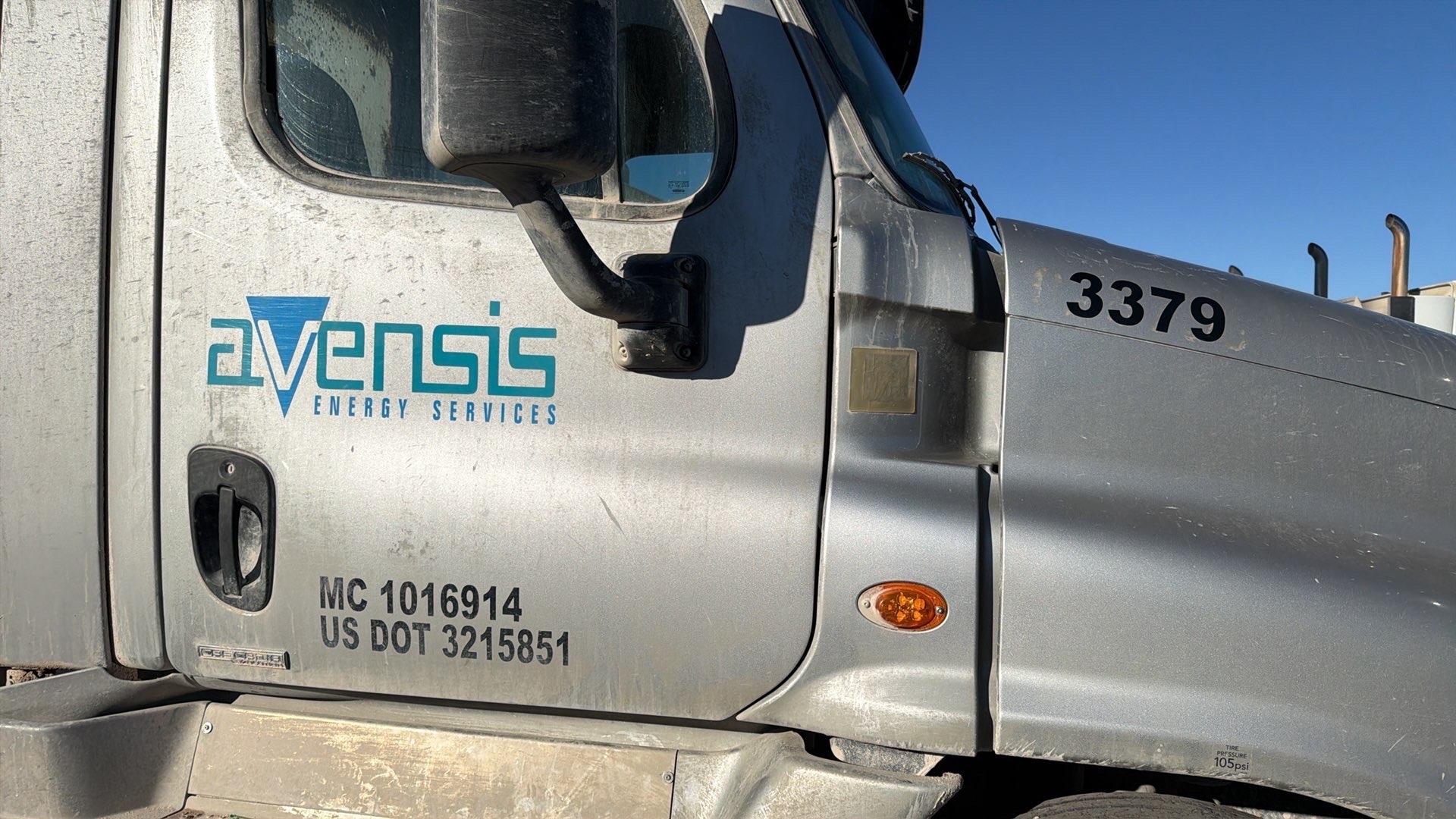 Freightliner Cascadia Semi Truck, 2018 - Non-Runner, No Keys, For Repair or Parts, Day Cab/Sleeper - Image 4