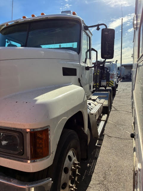 Mack Pinnacle 64T Day Cab Semi Truck, 2019 – Mack MP8, mDRIVE Automatic, Air Ride, Tandem Axle Heavy-Duty Tractor - Image 2