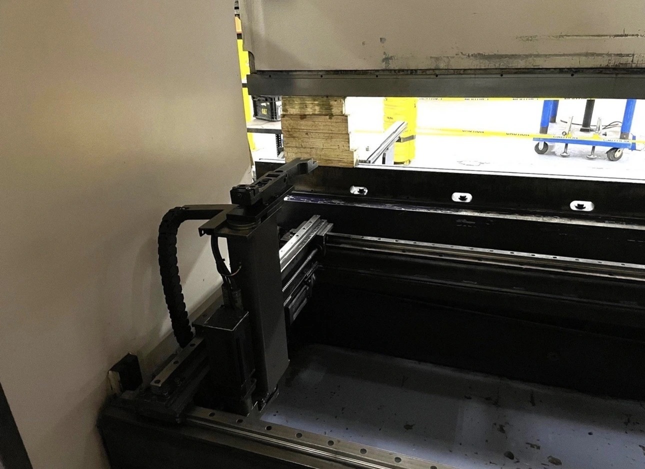 320 Ton x 13' Bystronic PR 320X4100 Hydraulic Press Brake, 2007 - 6 Axis Backgauge - Image 3