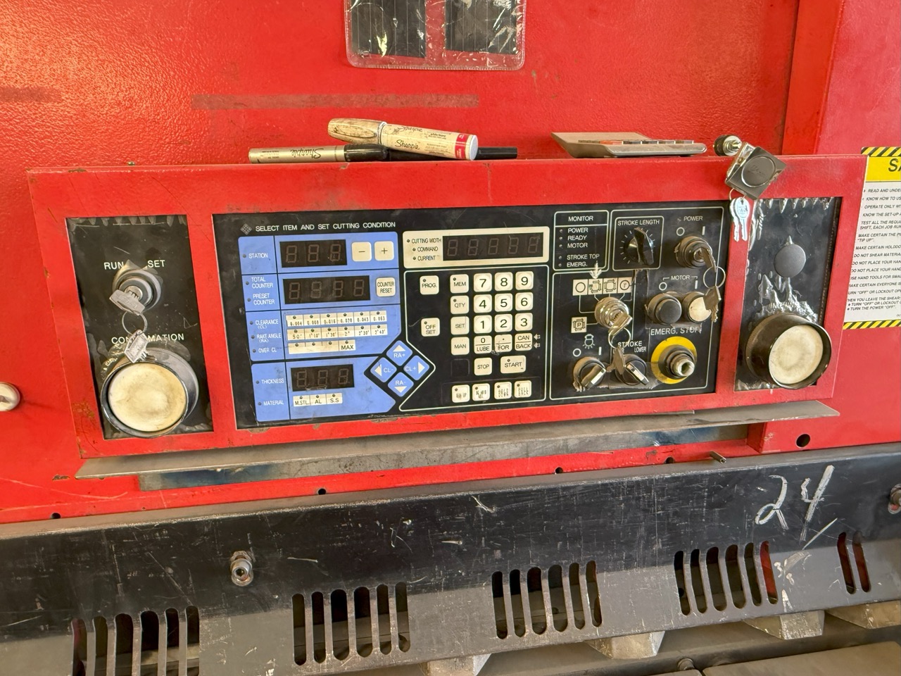 1/2" x 13' Amada ESH40-13 Hydraulic Shear, 2002 - Image 3