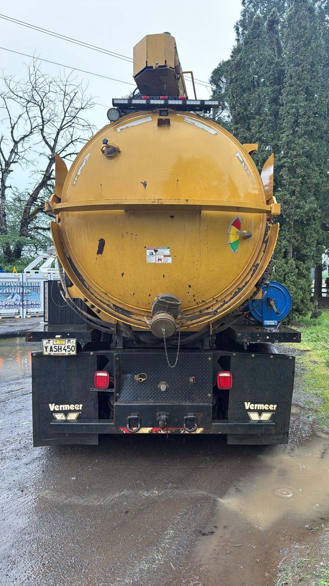 McLaughlin VXT8 Vacuum Excavator Truck, 2021 - 8 Yard Hydro Excavator - 3,500 CFM PTO Vacuum Truck - Utility & Potholing Unit - Image 4