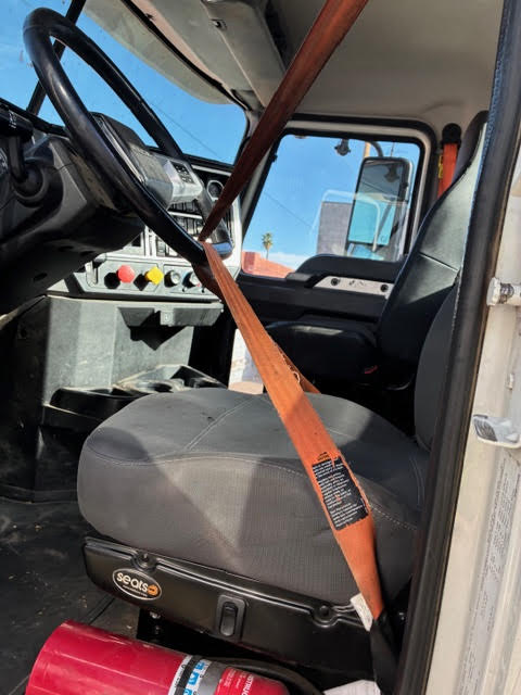 Mack Pinnacle 64T Day Cab Semi Truck, 2019 – Mack MP8, mDRIVE Automatic, Air Ride, Tandem Axle Heavy-Duty Tractor - Image 8