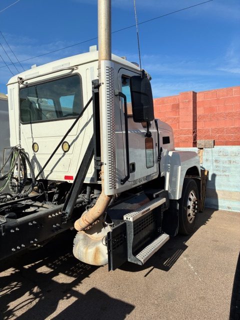 Mack Pinnacle 64T Day Cab Semi Truck, 2019 – Mack MP8, mDRIVE Automatic, Air Ride, Tandem Axle Heavy-Duty Tractor - Image 5