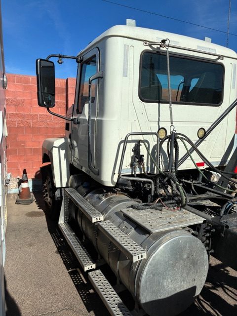 Mack Pinnacle 64T Day Cab Semi Truck, 2019 – Mack MP8, mDRIVE Automatic, Air Ride, Tandem Axle Heavy-Duty Tractor - Image 6