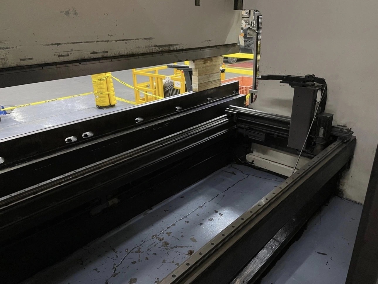 320 Ton x 13' Bystronic PR 320X4100 Hydraulic Press Brake, 2007 - 6 Axis Backgauge - Image 6