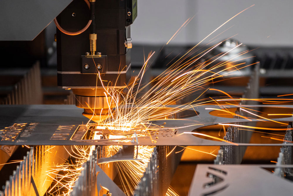 Fiber Laser Cutting into Sheet