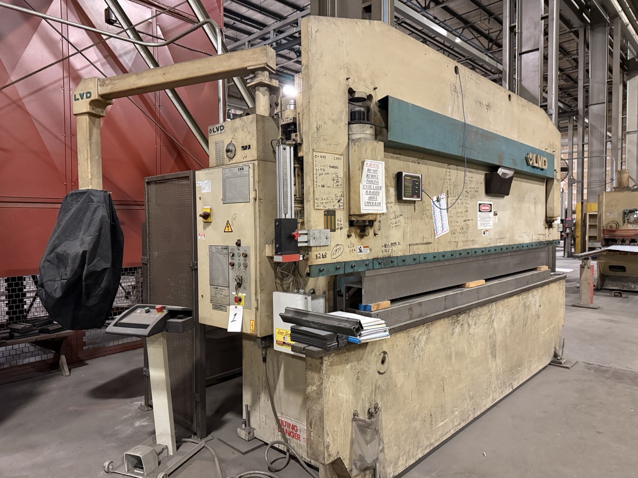 150 Ton x 13’ LVD 150 JS 13, Hydraulic CNC Press Brake - Image 3
