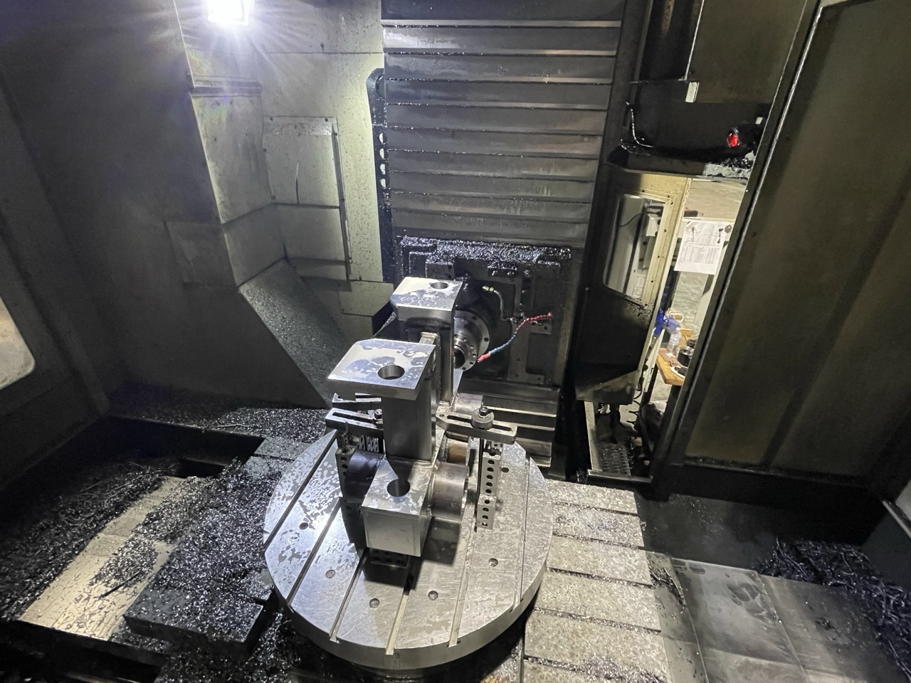 Haas EC-1600YZT HMC, 2014 - Full 4th Axis, 1,000 PSI TSC, WIPS - Image 6