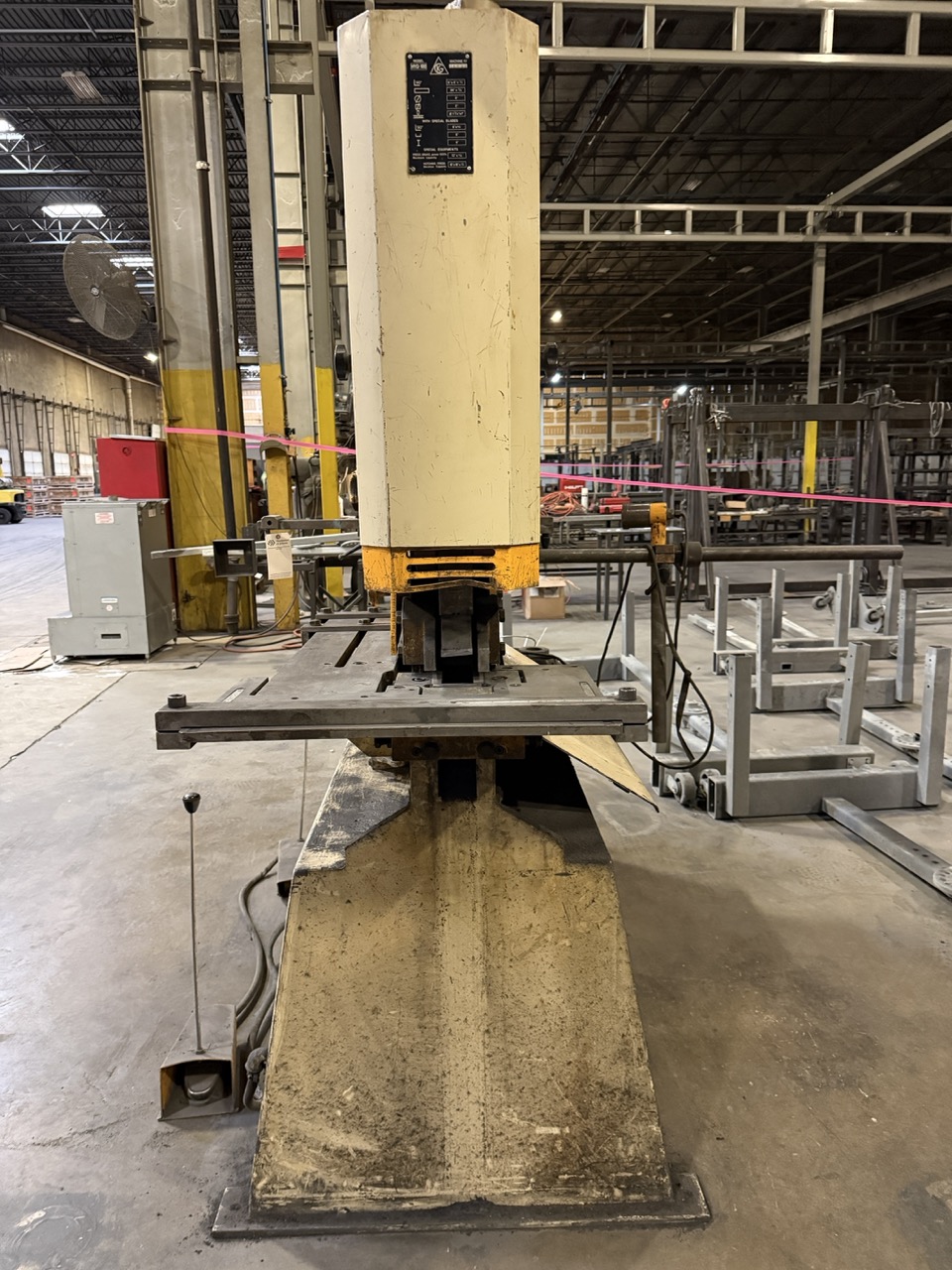 100 Ton Geka Hydracrop 100/A Hydraulic Ironworker- Variable Tooling Included - Image 4