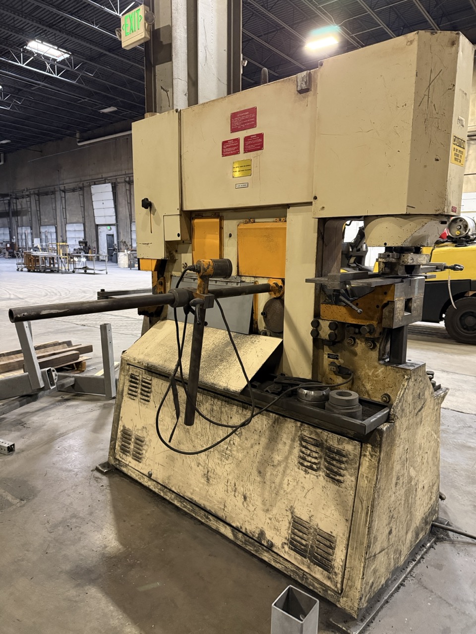 100 Ton Geka Hydracrop 100/A Hydraulic Ironworker- Variable Tooling Included - Image 8